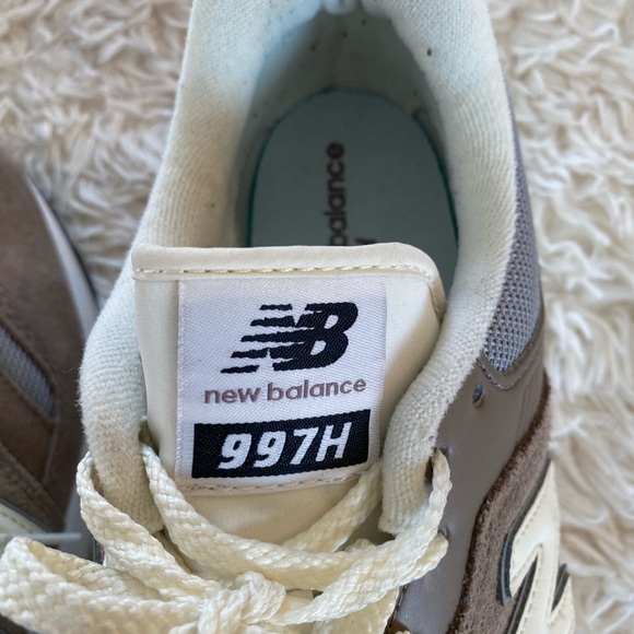 New Balance Men's 997H V1 Classic Sneaker 11US gray/brown - Picture 4 of 9